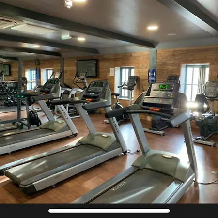 Dream Weaver 2 Bedroomed On The Bay, With On-site Gym And Swimming Pool *