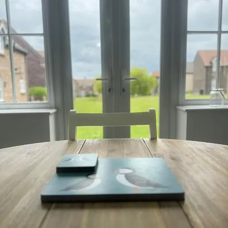 Dream Weaver 2 Bedroomed On The Bay, With On-site Gym And Swimming Pool Filey