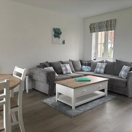 Dream Weaver 2 Bedroomed On The Bay, With On-site Gym And Swimming Pool