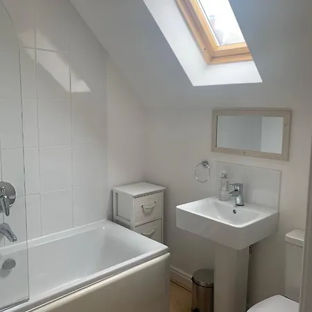 Dream Weaver 2 Bedroomed On The Bay, With On-site Gym And Swimming Pool Holiday home *