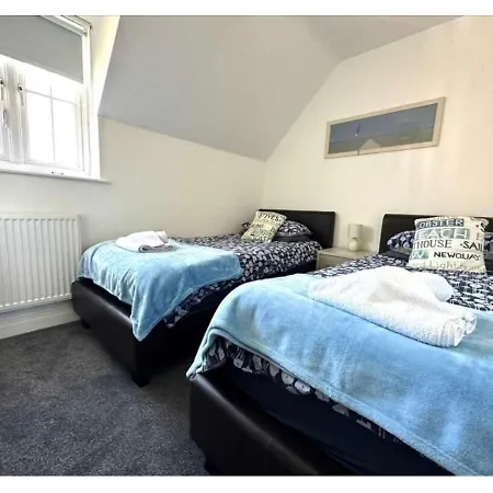Dream Weaver 2 Bedroomed On The Bay, With On-site Gym And Swimming Pool Holiday home