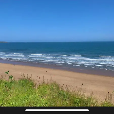 Holiday home Dream Weaver 2 Bedroomed On The Bay, With On-site Gym And Swimming Pool