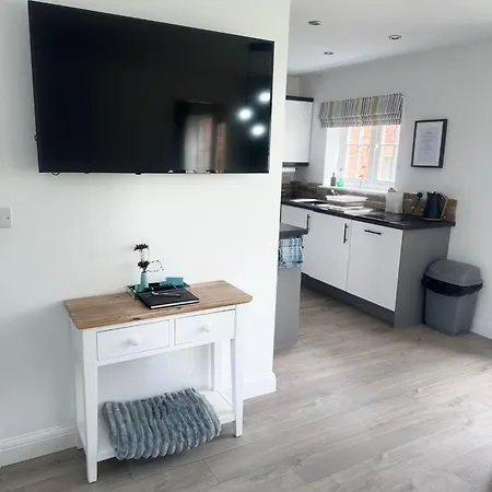 Dream Weaver 2 Bedroomed On The Bay, With On-site Gym And Swimming Pool Holiday home *