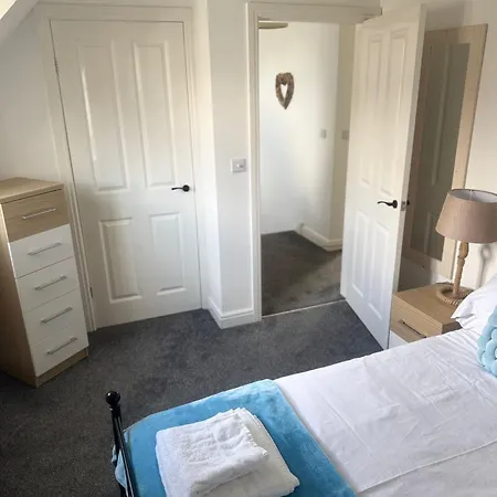 Dream Weaver 2 Bedroomed On The Bay, With On-site Gym And Swimming Pool