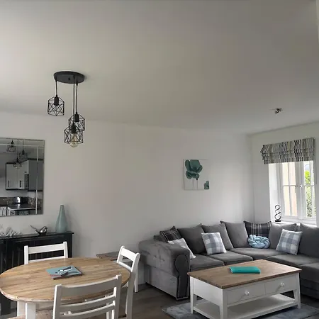 Dream Weaver 2 Bedroomed On The Bay, With On-site Gym And Swimming Pool Holiday home