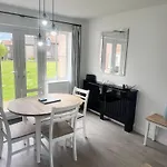 Dream Weaver 2 Bedroomed On The Bay, With On-site Gym And Swimming Pool * Filey